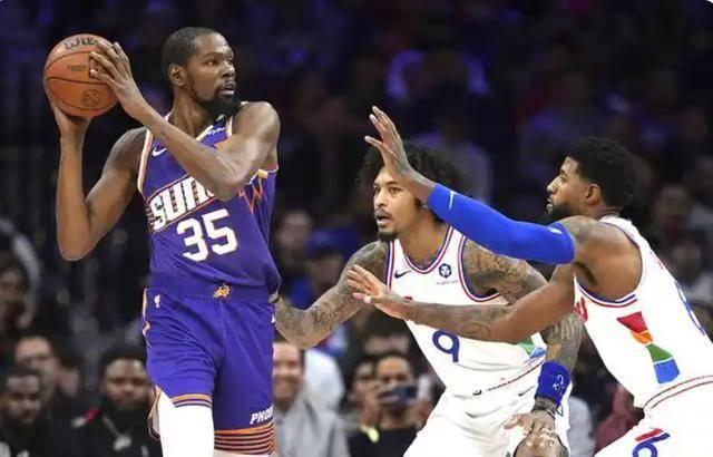 包含杜兰特险胜引发争议，76人关键表现点燃全场！的词条